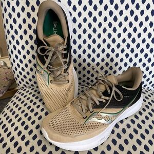 Men's Saucony Beige Ride 16 Shoes Size 12
